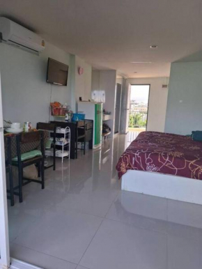 Peaceful 300 sq ft Condo with 2 Balcony, Mountain View